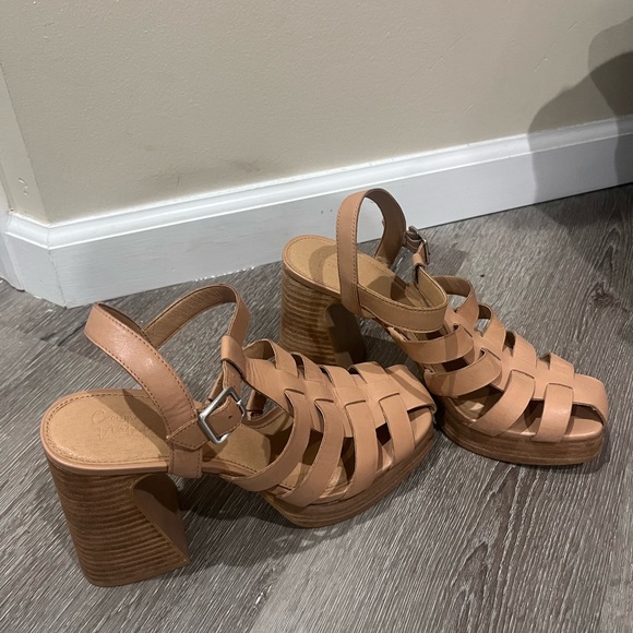 Crown Vintage Farlie Sandal - Picture 5 of 7